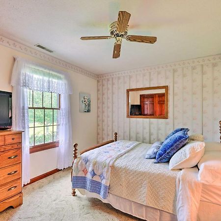 Villa Charming Williamstown Retreat With Private Yard Exterior foto