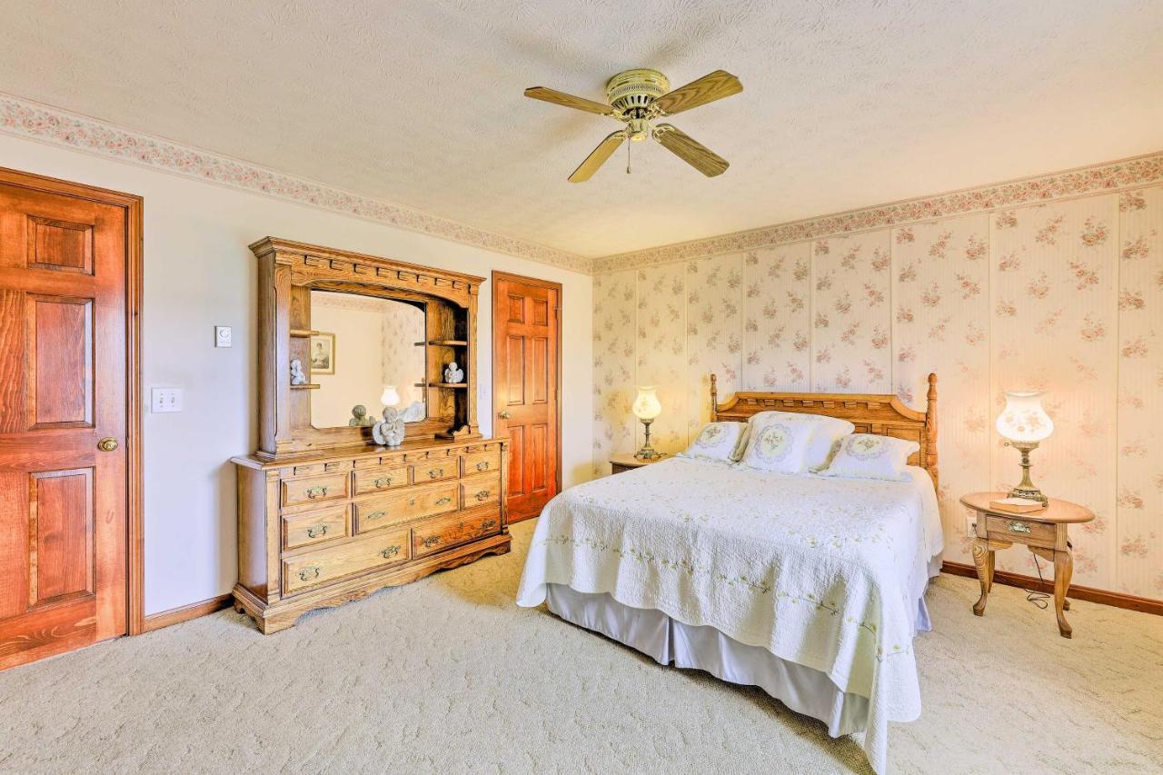 Villa Charming Williamstown Retreat With Private Yard Exterior foto
