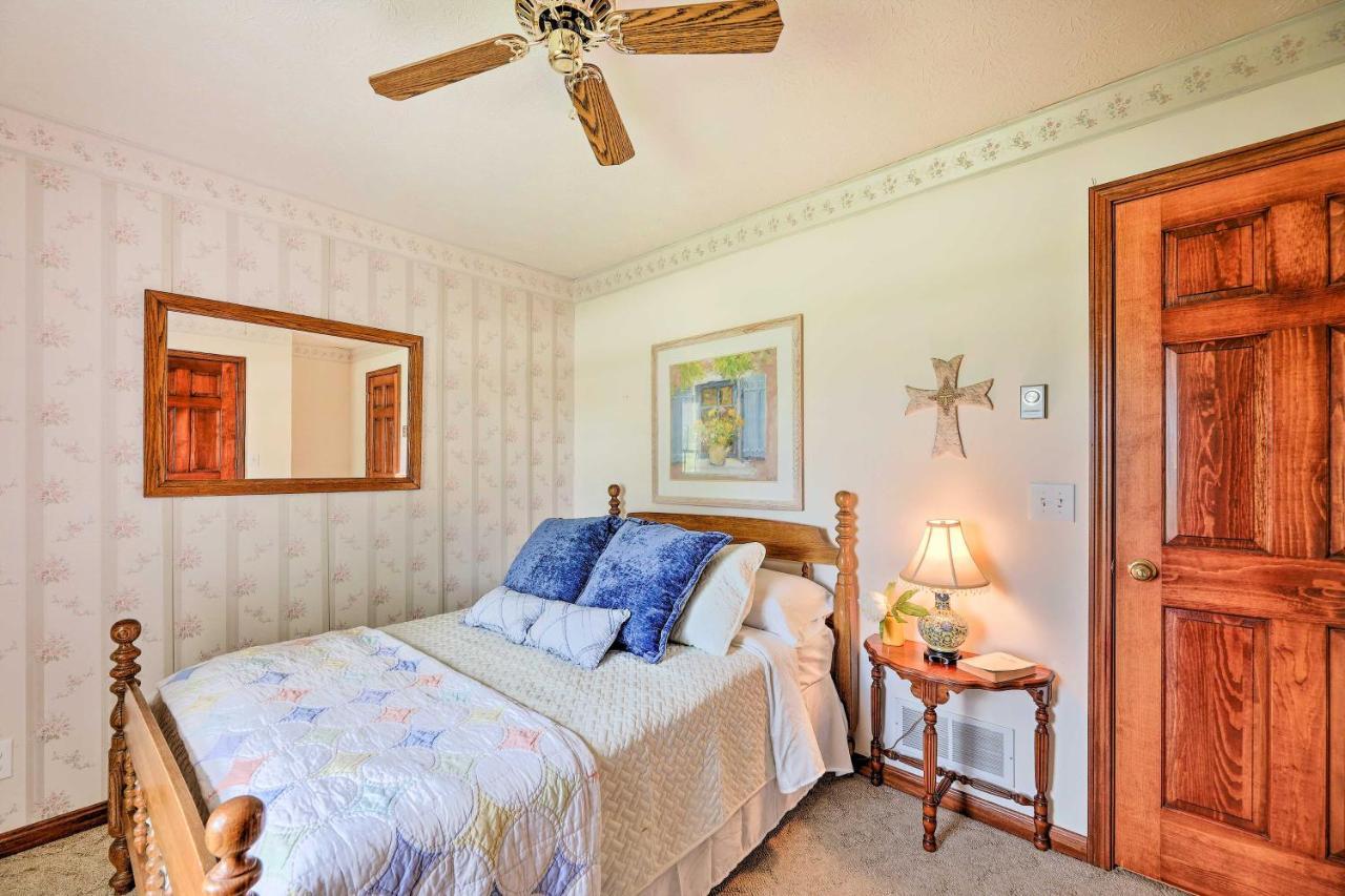 Villa Charming Williamstown Retreat With Private Yard Exterior foto